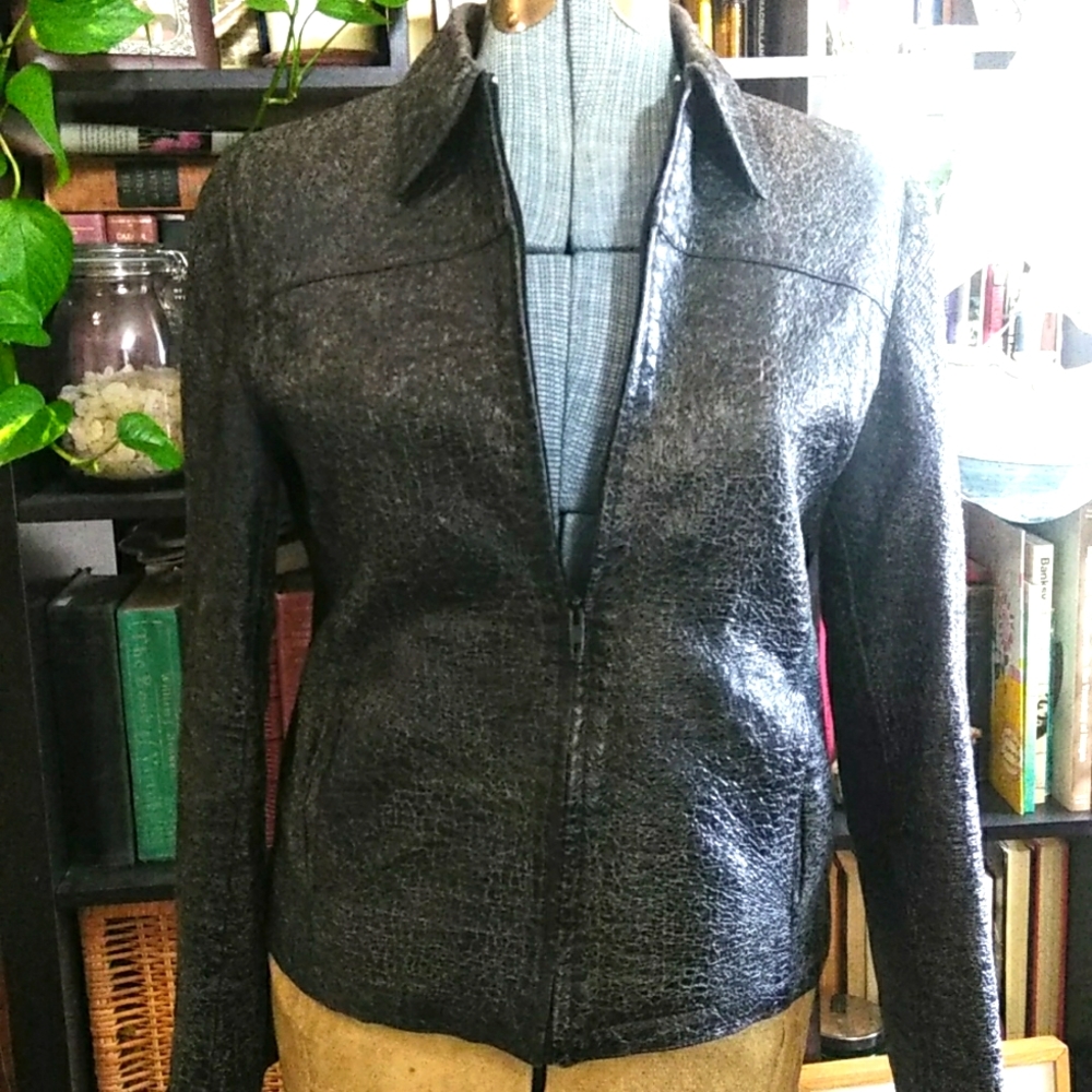 🛵 Crinkled leather black moto jacket Sz 10